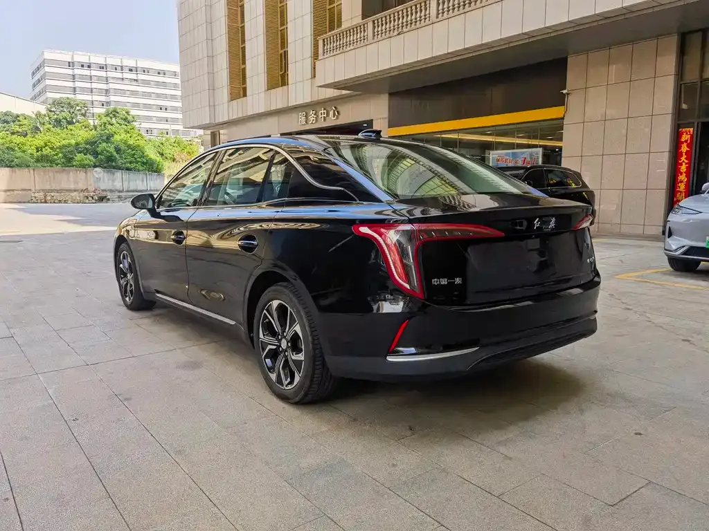 Hongqi E-QM5 — фото 10