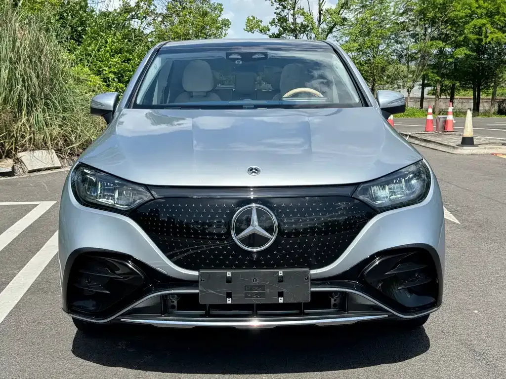 Mercedes-Benz EQE SUV — фото 9
