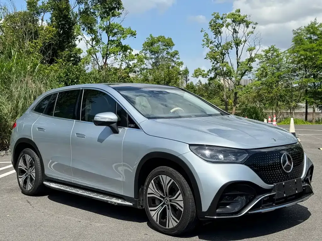 Mercedes-Benz EQE SUV — фото 10