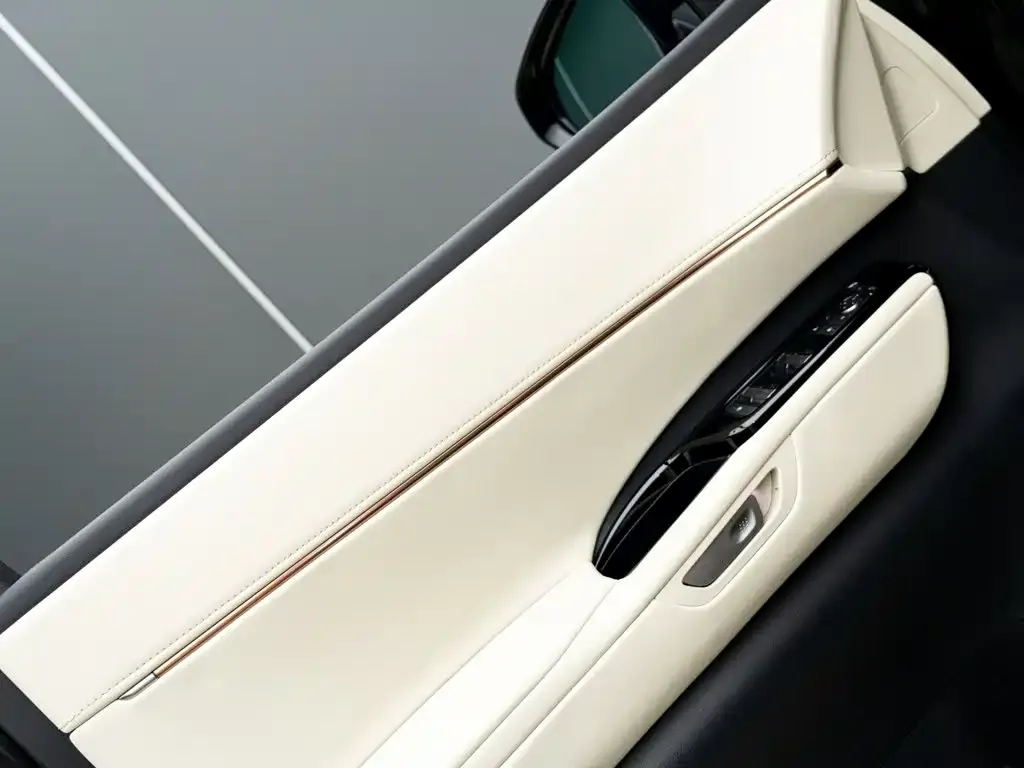 Lexus LM — фото 5