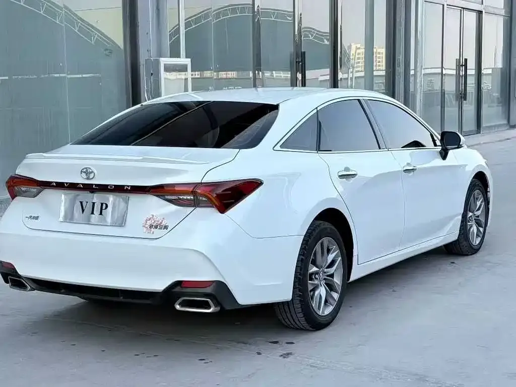 Toyota Avalon — фото 10