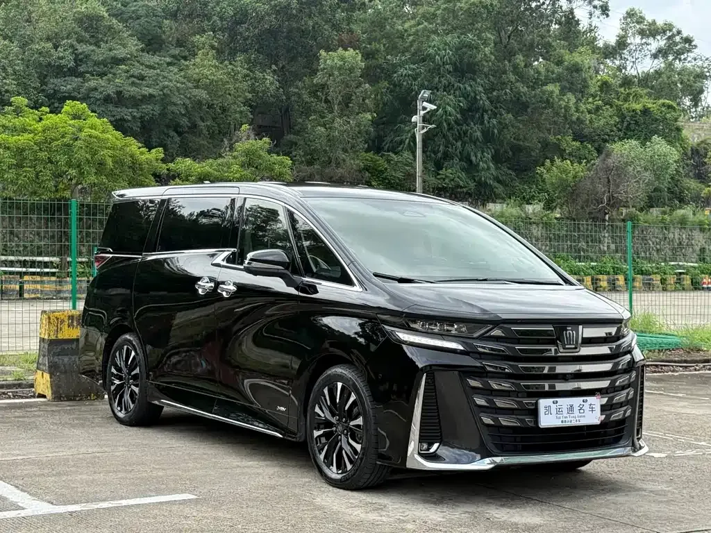 Toyota Vellfire — фото 6