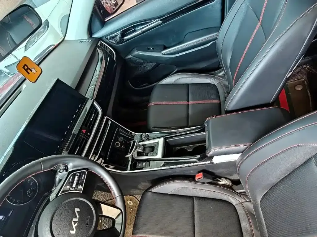 Kia KX3 2022 из CN, фото 3