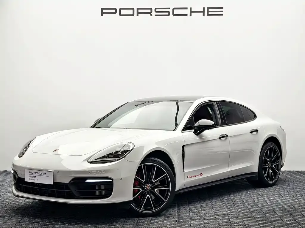 Porsche Panamera — фото 1