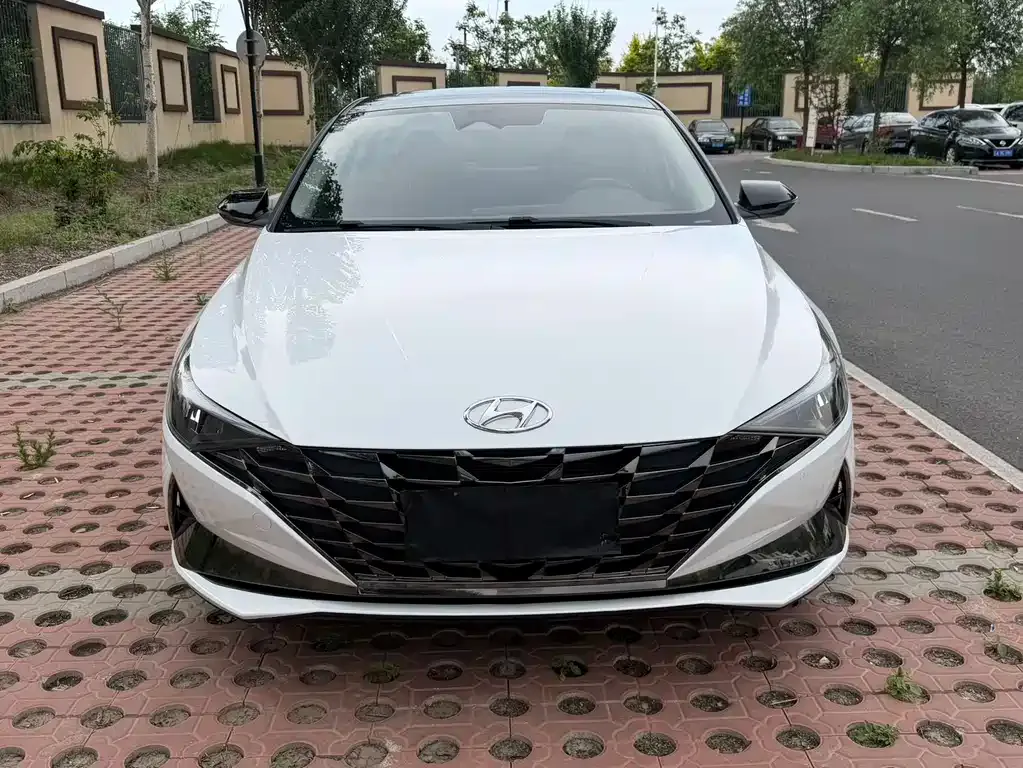 Hyundai Elantra — фото 5
