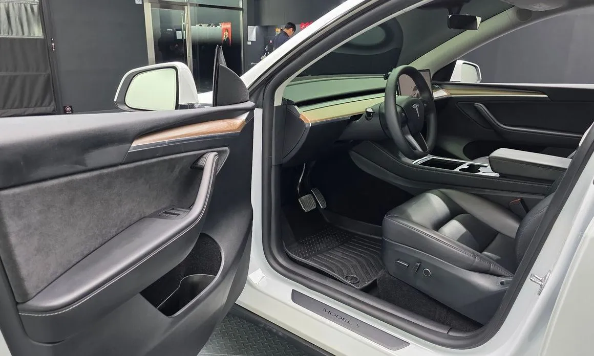 Tesla Model Y — фото 4
