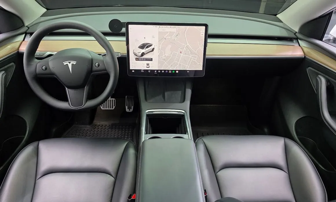 Tesla Model Y — фото 5