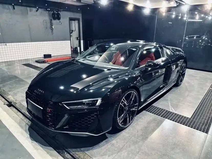 Audi R8 — фото 1