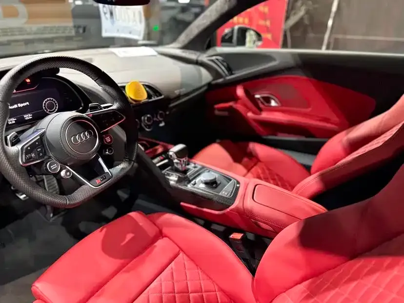 Audi R8 — фото 7
