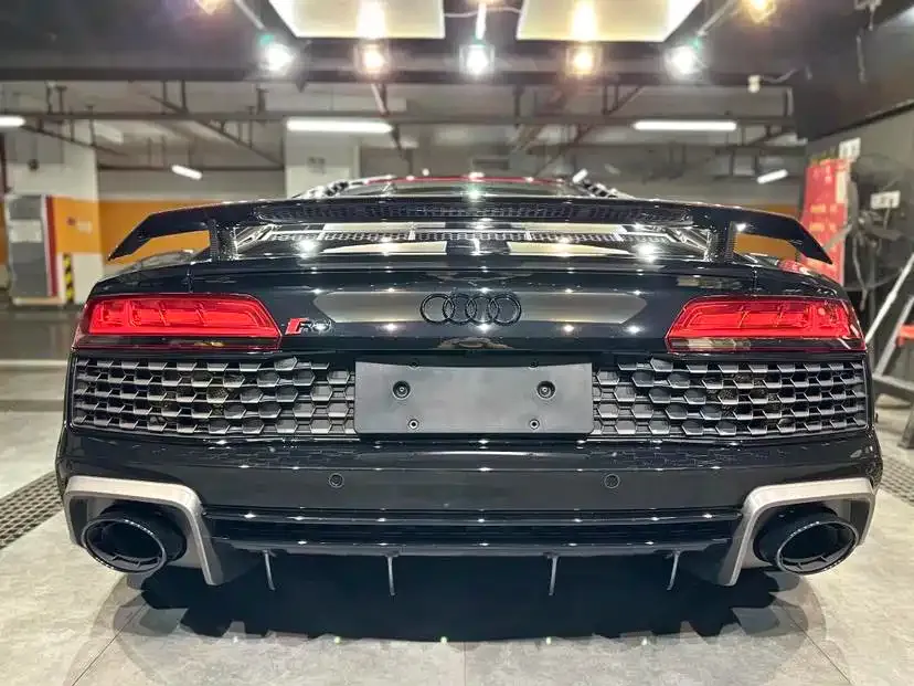 Audi R8 — фото 9