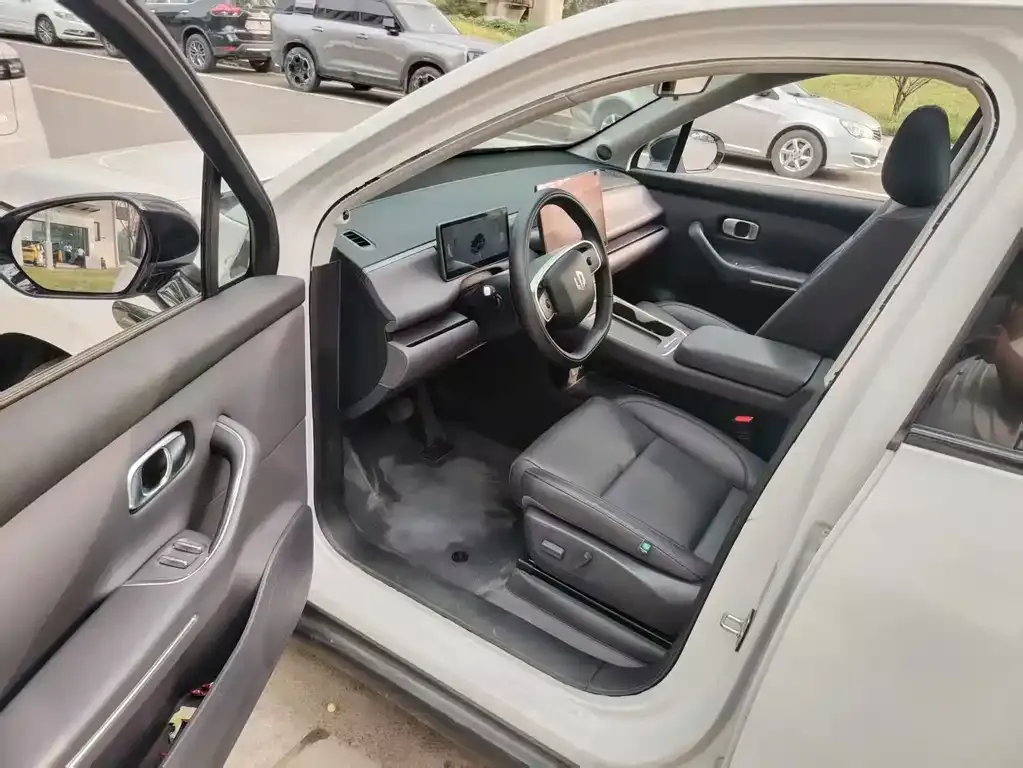 Leapmotor C10 — фото 6