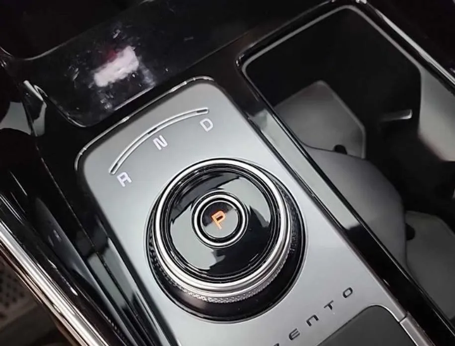 Kia Sorento — фото 4
