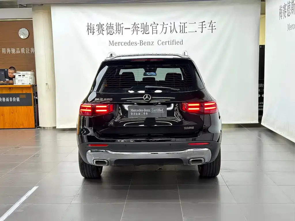 Mercedes-Benz GLB — фото 10