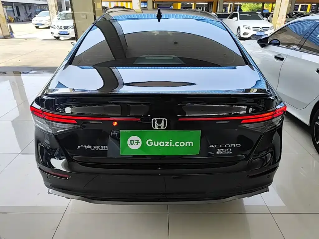 Honda Accord — фото 10