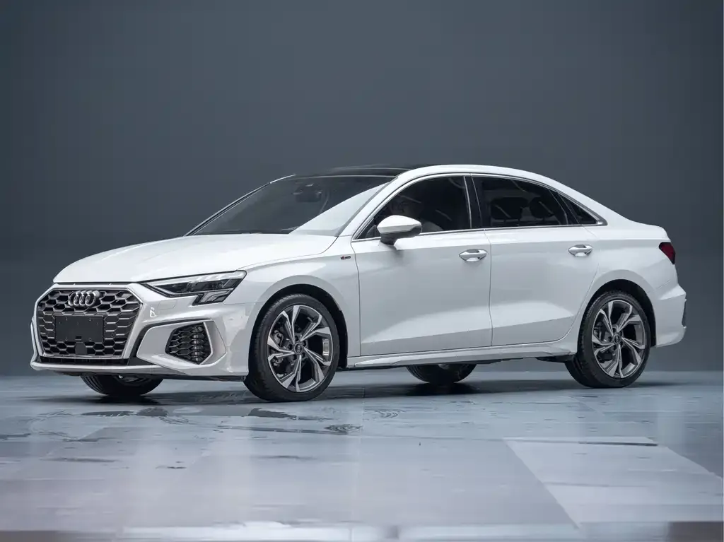 Audi A3 — фото 1