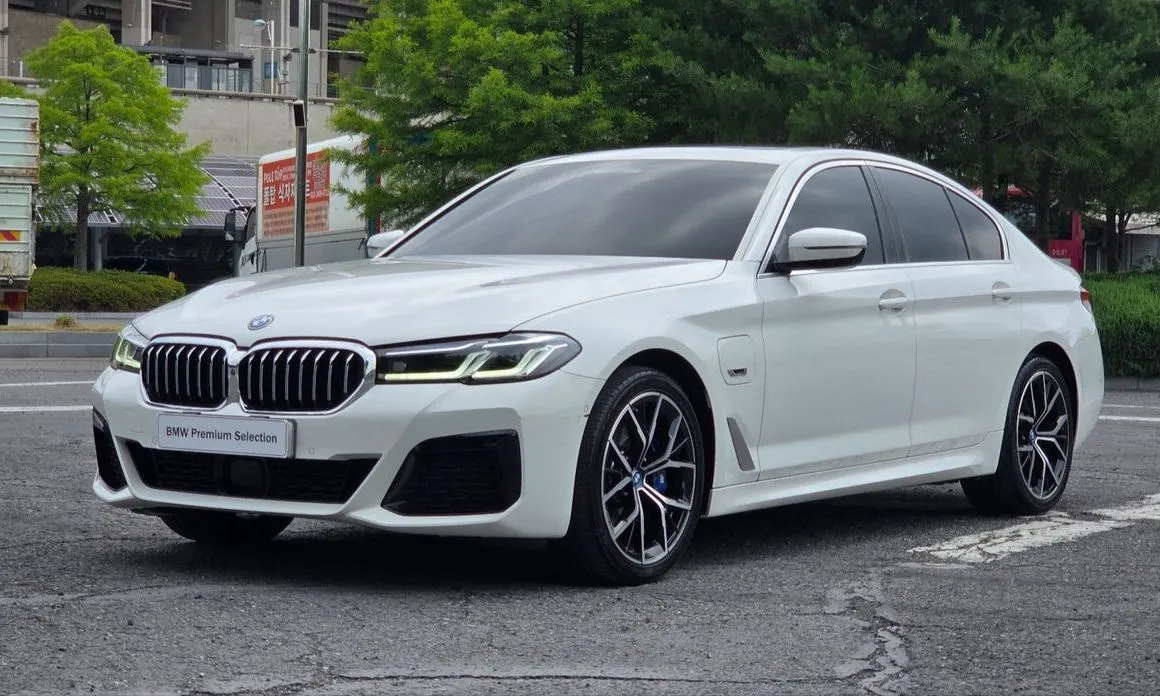 BMW 5-Series — фото 1