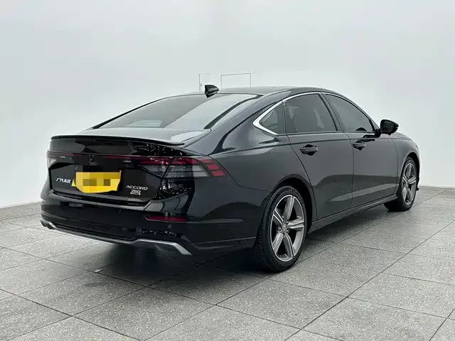 Honda Accord — фото 10