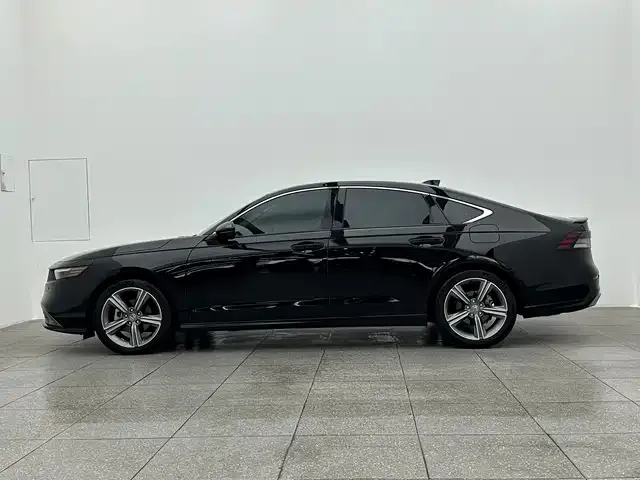 Honda Accord — фото 8