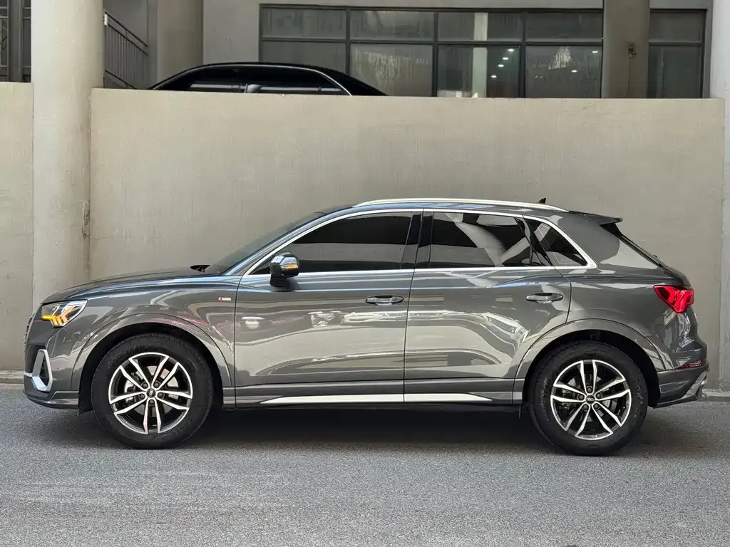 Audi Q3 — фото 10