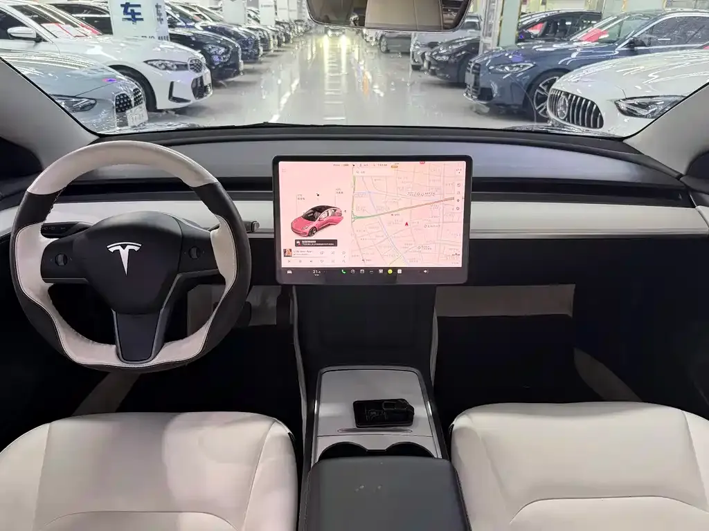 Tesla Model 3 — фото 5