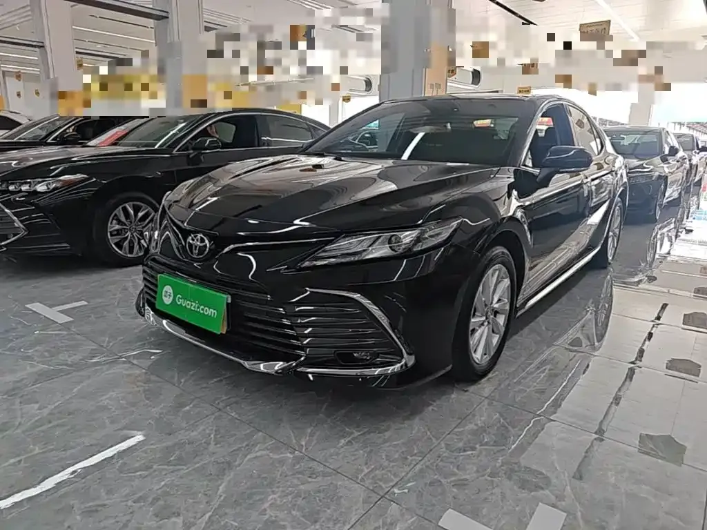 Toyota Camry — фото 3
