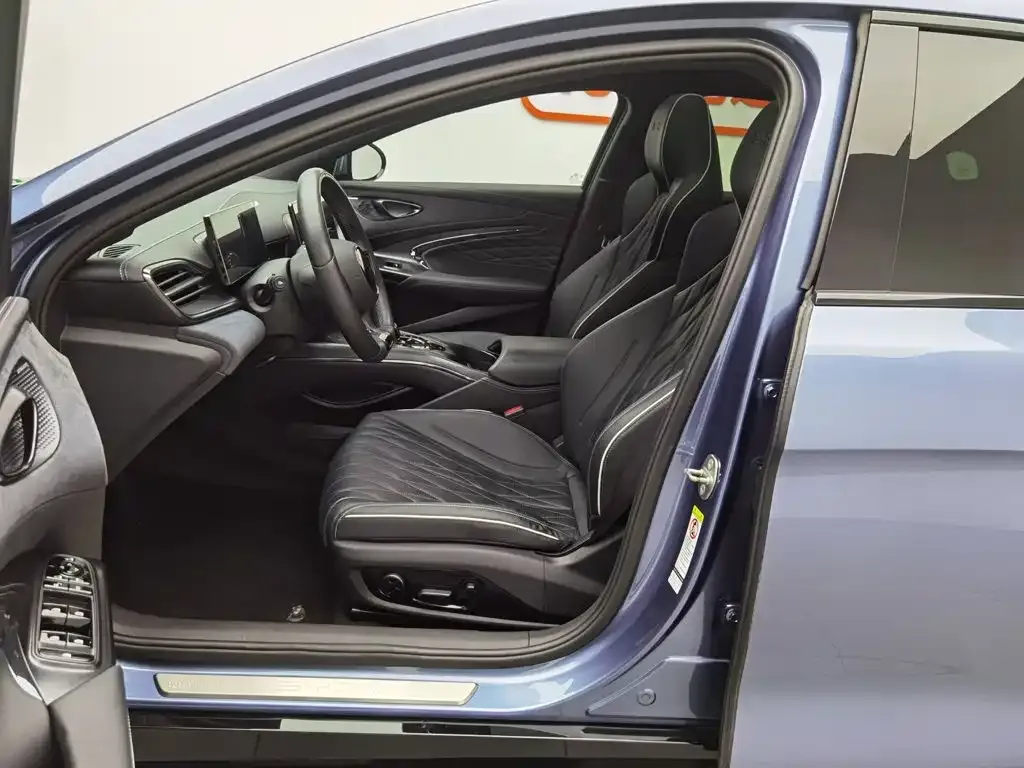 BYD Seal — фото 4