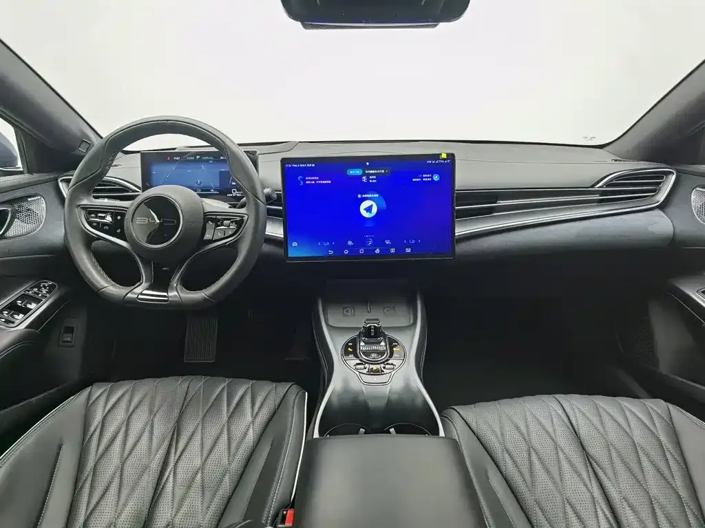 BYD Seal — фото 7