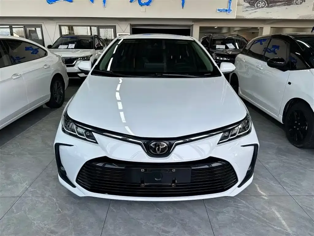 Toyota Corolla — фото 5