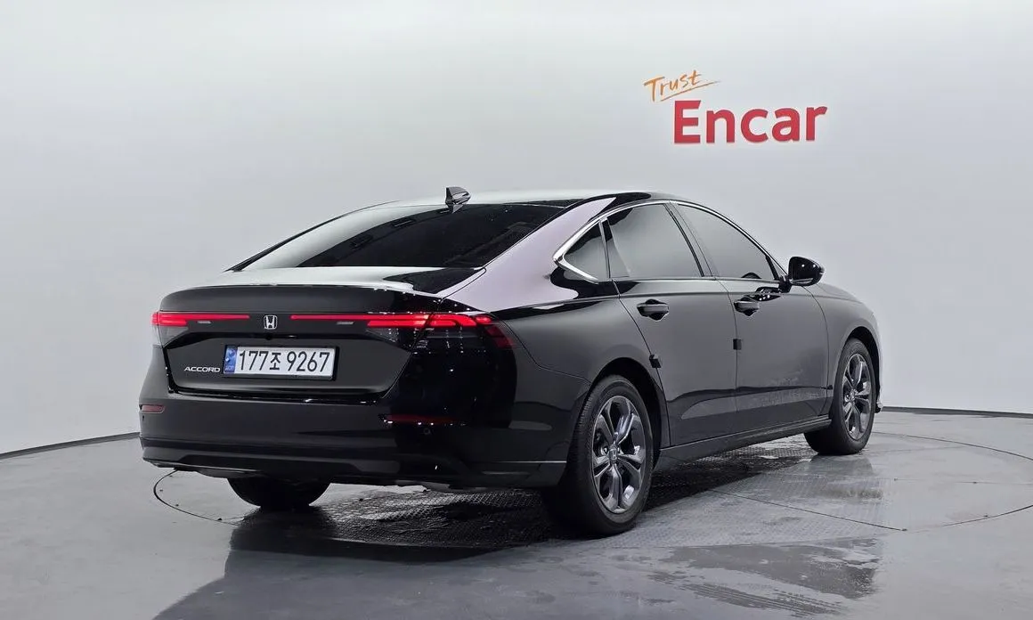 Honda Accord — фото 7