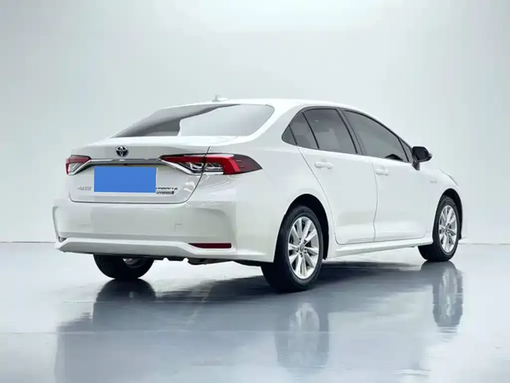 Toyota Corolla — фото 3