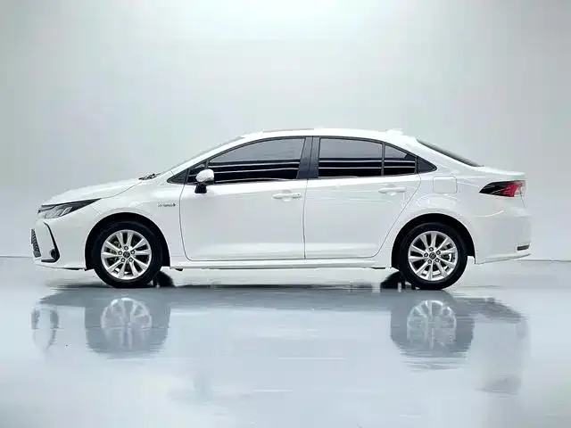 Toyota Corolla — фото 6