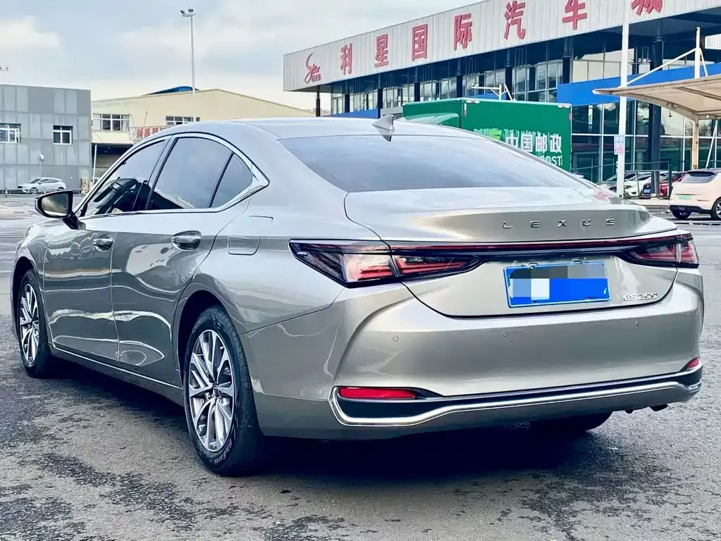 Lexus ES — фото 8