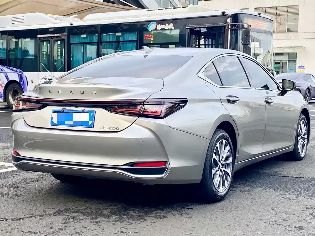 Lexus ES — фото 6