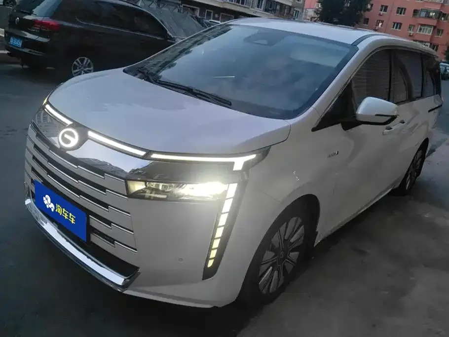 GAC Motor 传祺E8 PHEV — фото 1