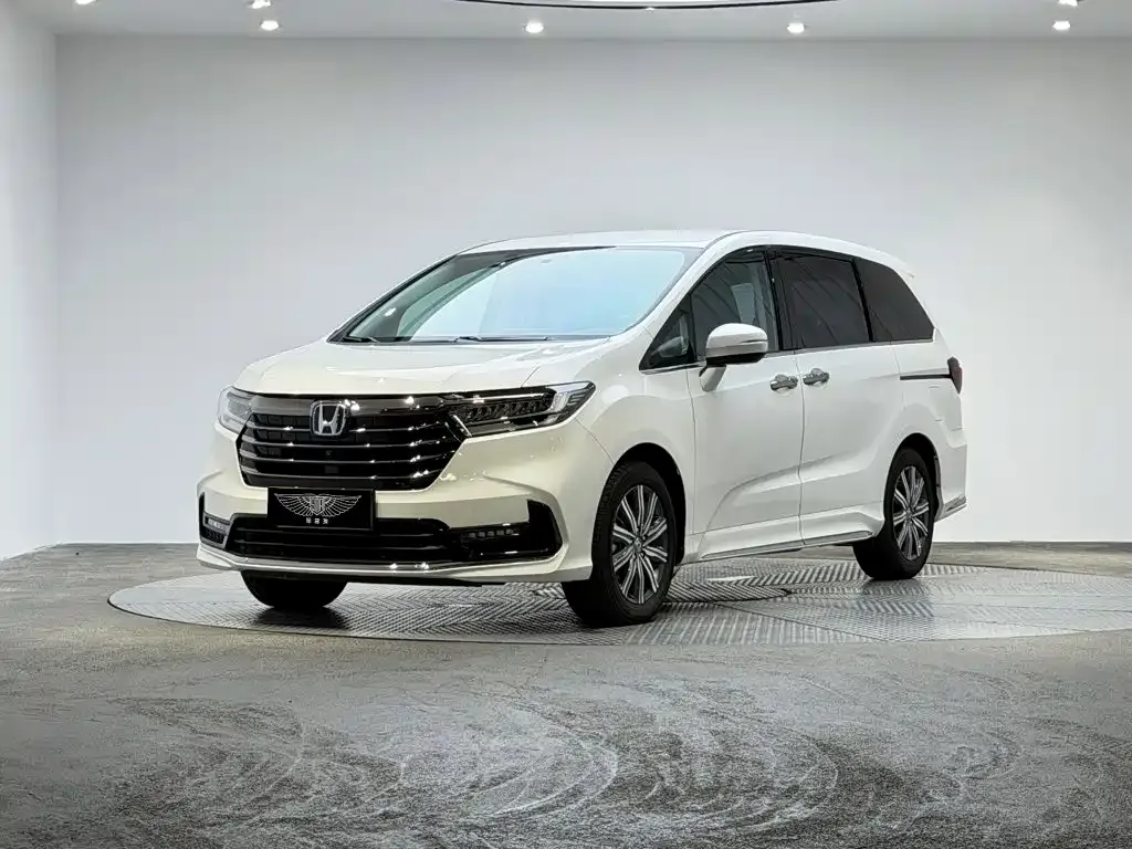Honda Odyssey — фото 1