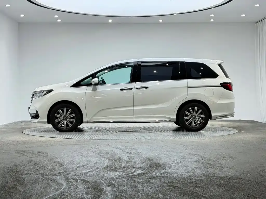 Honda Odyssey — фото 9