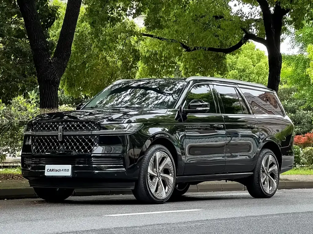 Lincoln Navigator — фото 1
