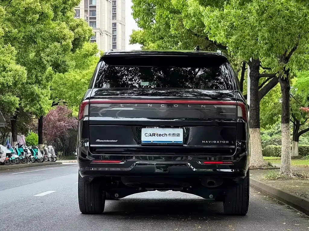 Lincoln Navigator — фото 10