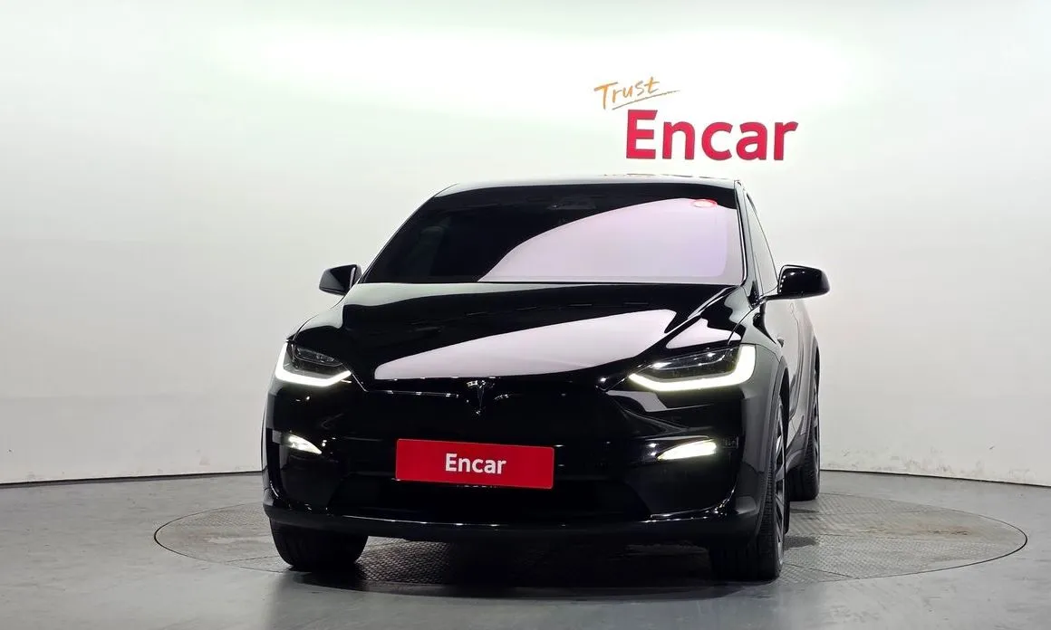 Tesla Model X — фото 6