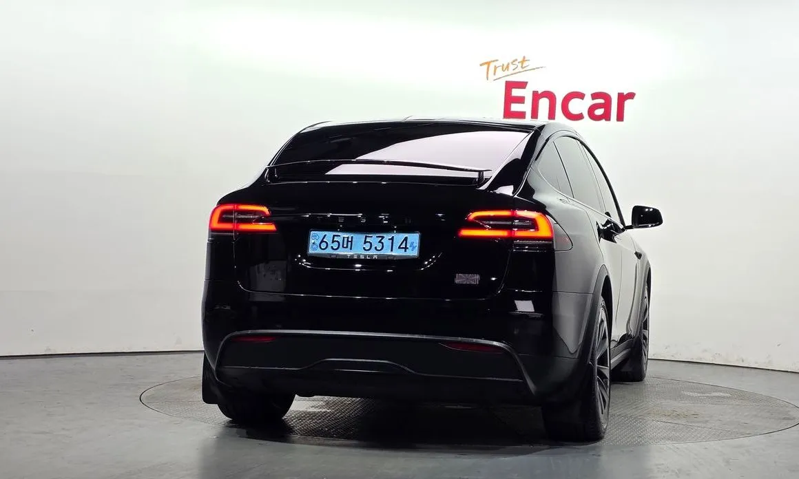 Tesla Model X — фото 2
