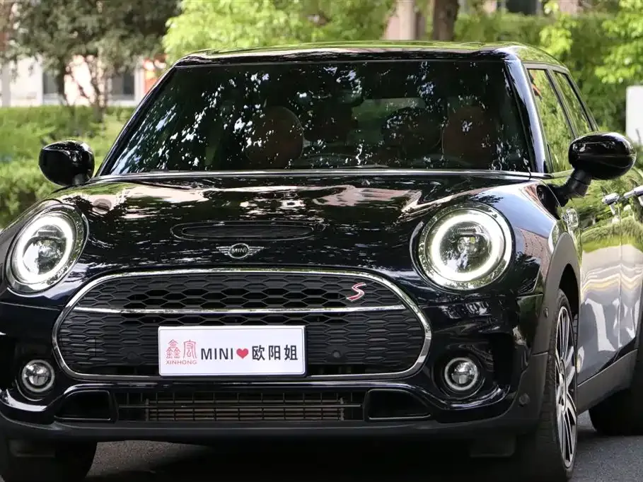 MINI Clubman — фото 1