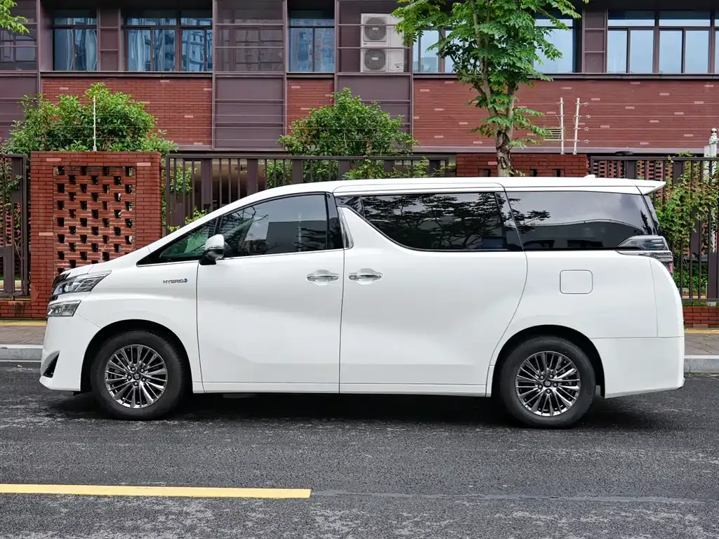 Toyota Vellfire 2022 из CN, фото 10