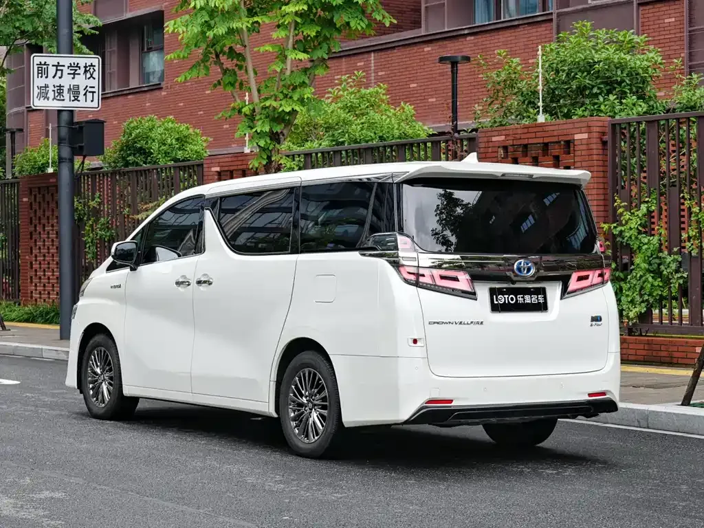 Toyota Vellfire 2022 из CN, фото 6