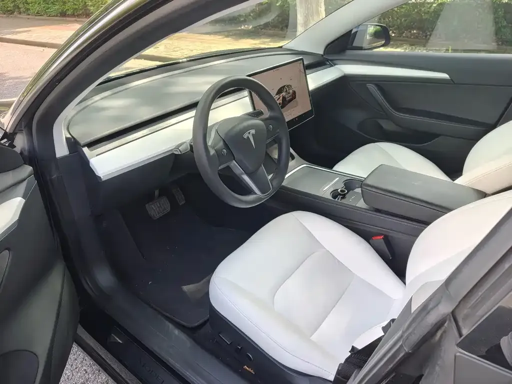 Tesla Model 3 — фото 4