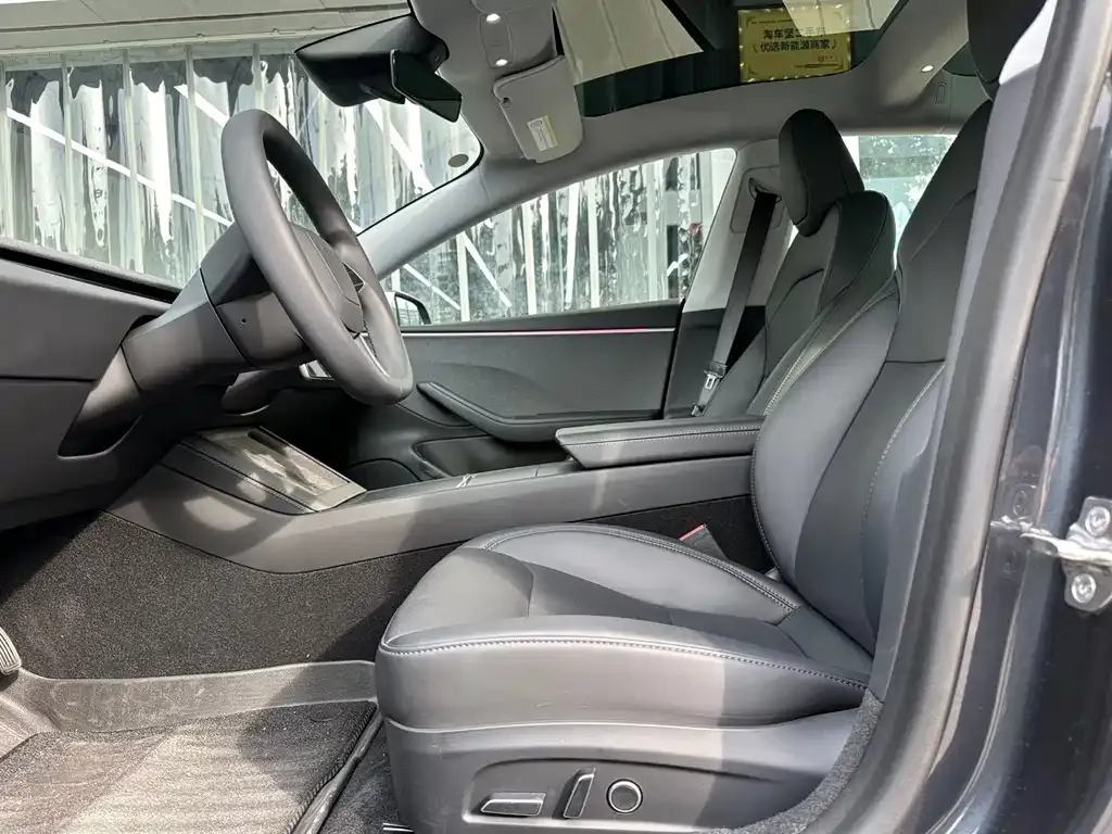 Tesla Model 3 — фото 4