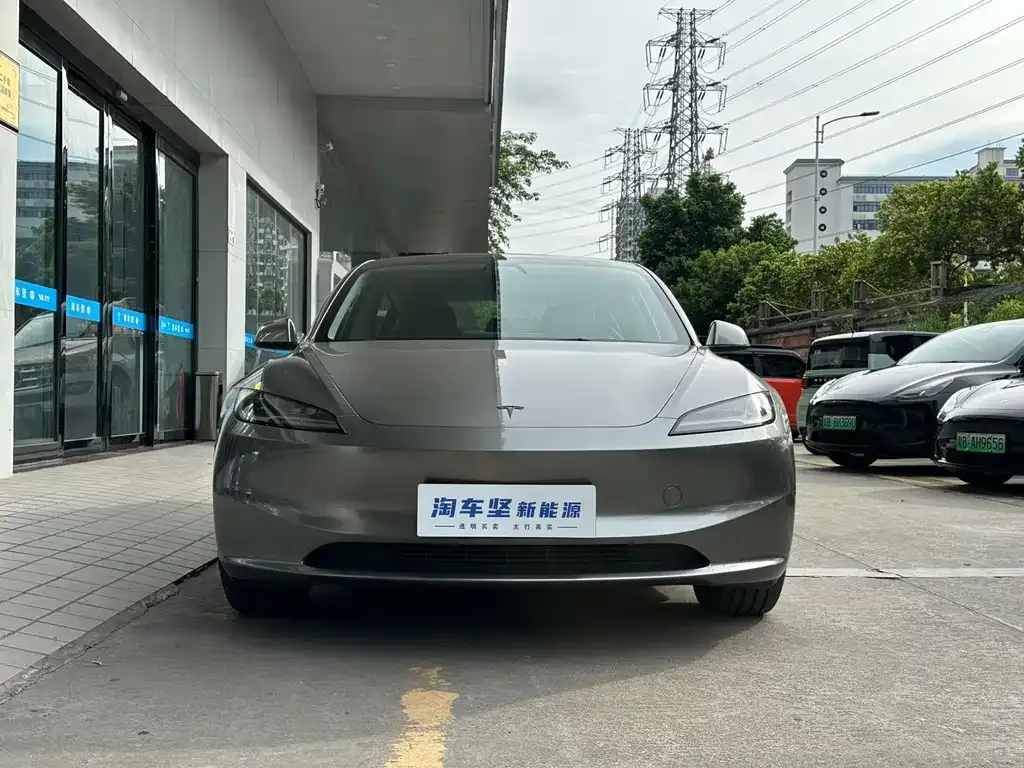 Tesla Model 3 — фото 8