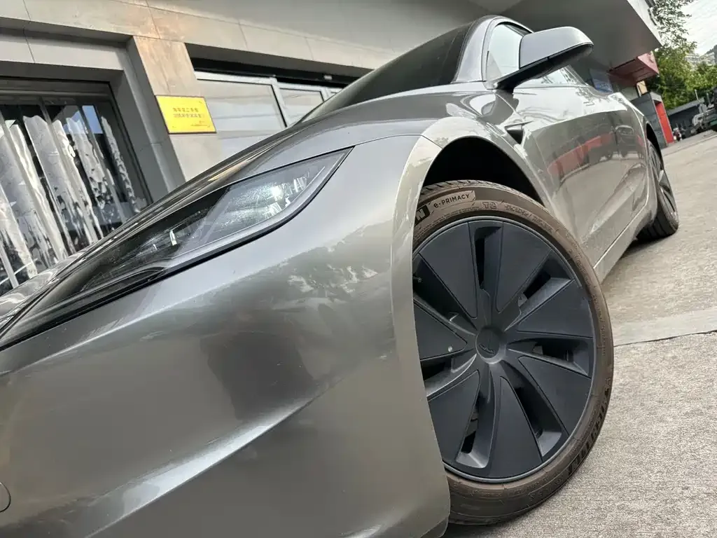 Tesla Model 3 — фото 6