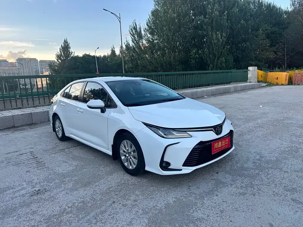Toyota Corolla — фото 9