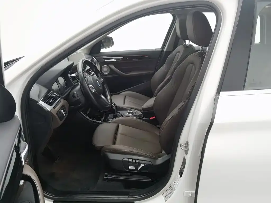 BMW X1 2021 из CN, фото 8
