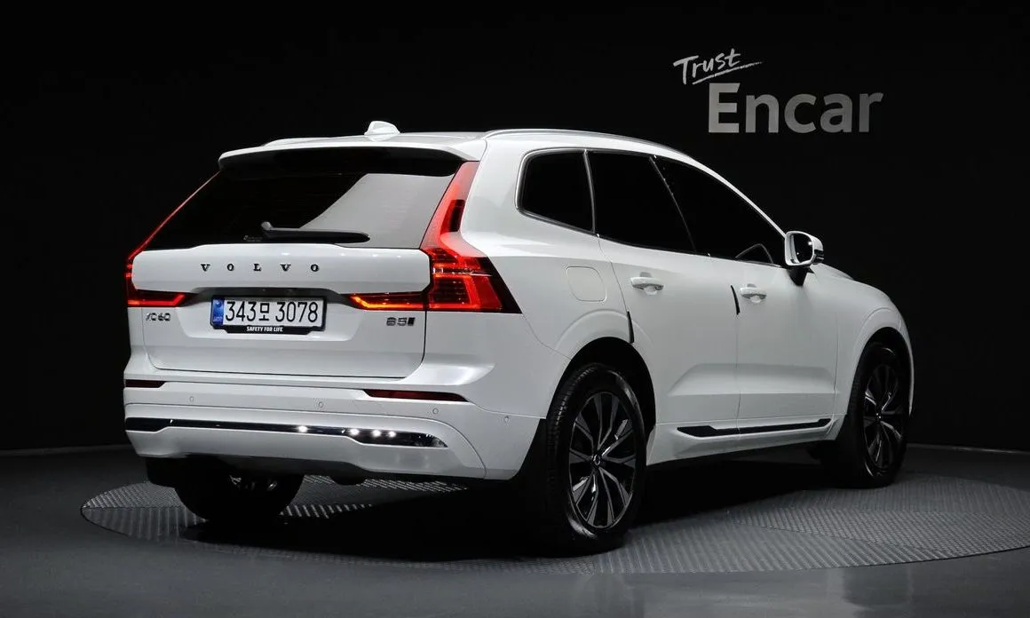 Volvo XC60 — фото 9